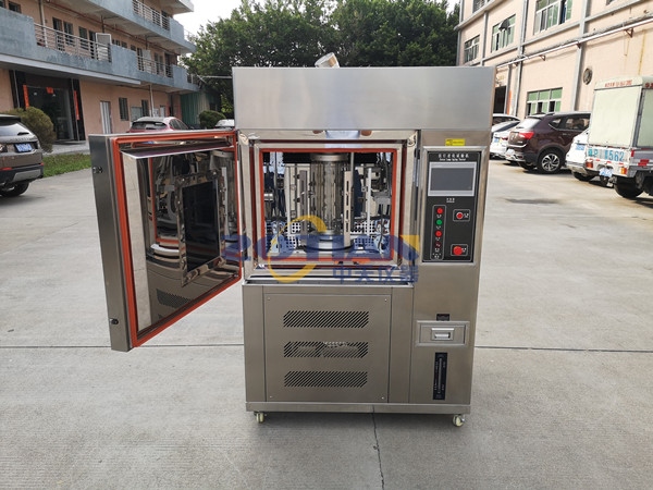 采用水冷氙燈和新型數(shù)字控制系統(tǒng)的老化箱 采用水冷氙燈和新型數(shù)字控制系統(tǒng)的老化箱